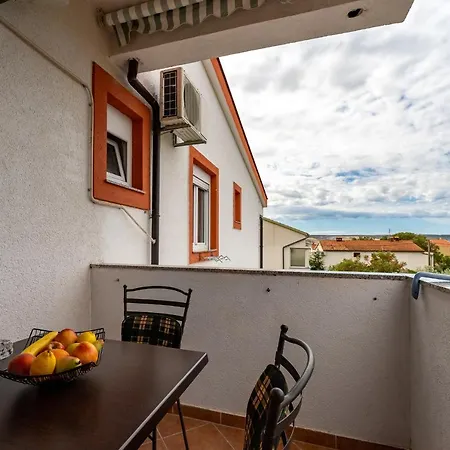 Argyruntum Apartment *