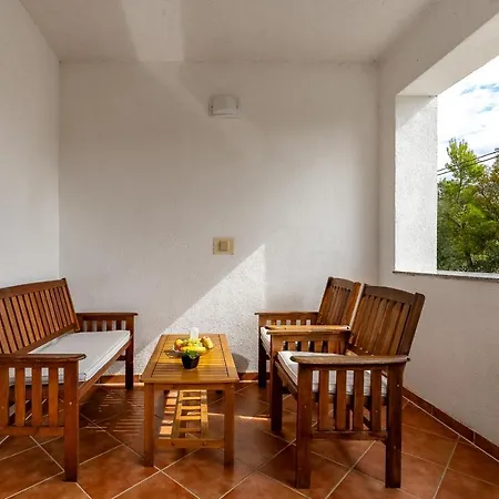 Argyruntum Apartment