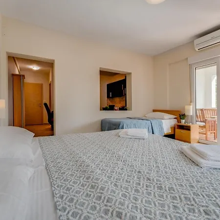 Argyruntum Apartment